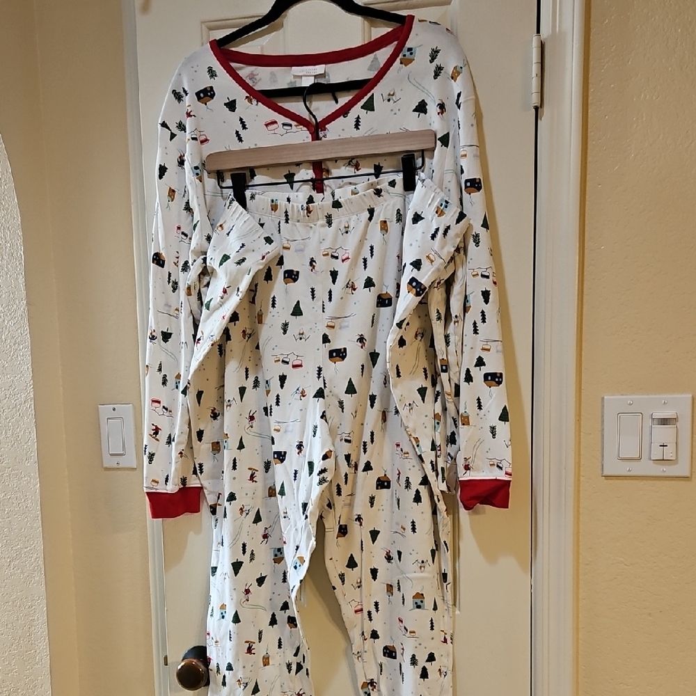 LC Lauren Conrad Women's Pajama Set - White with Red Trim